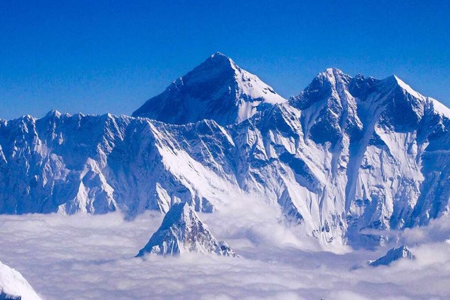 Gehrt natrlich mit zu den &#8222;Seven Summits&#8220;: der Mount Everest.  | Foto: dpa