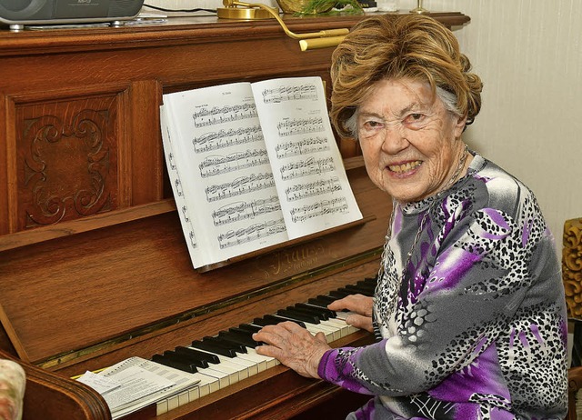 Die Pdagogin Edith Gtz feiert am 11. April ihren 90 Geburtstag.  | Foto: Dieter Erggelet