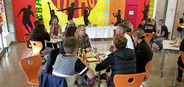 Beim Eltern-Caf in der Aula der Hellb...Eindrcke von Lehrberufen vermittelt.   | Foto: Stefan Pfeffer