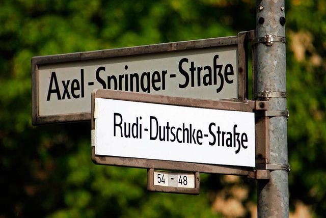 Heute kreuzen sich in Berlin die Axel-Springer- und die Rudi-Dutschke-Strae.  | Foto: dpa