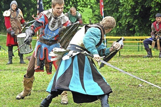 Das Mittelalterlich Phantasie Spectaculum gastiert am 21. und 22 April im Bad Sckinger Schlosspark