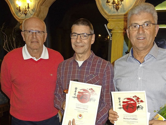 Helmut Spitznagel hat beim Karate-Do L...) fr 40 Jahre Mitgliedschaft geehrt.   | Foto: Verein