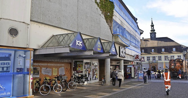 Warten auf den Abriss: Die Genehmigung...der Investor wartet auf das Baurecht.   | Foto: Gerhard Walser