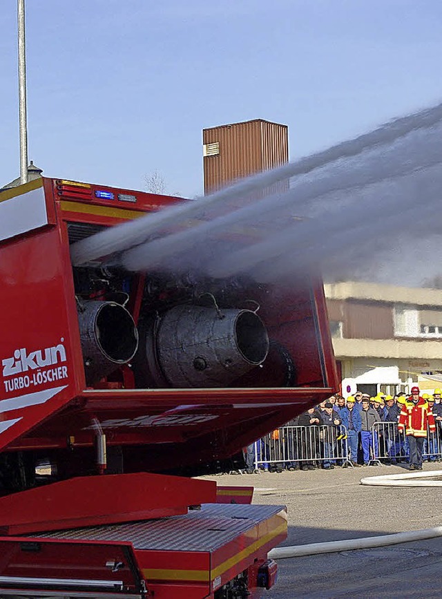 Evonik demonstriert heute die Leistung...Turbolschers der Berliner Feuerwehr.   | Foto: Archiv: Reissmann