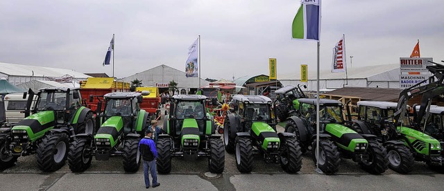 Groe Traktoren in Reih und Glied wie ...-Messe wohl nicht mehr zu sehen geben.  | Foto: Ingo Schneider