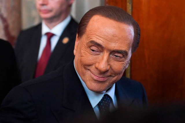 Er zieht nicht mehr die Strippen, aber...ager auch nichts: Silvio Berlusconi.    | Foto: afp
