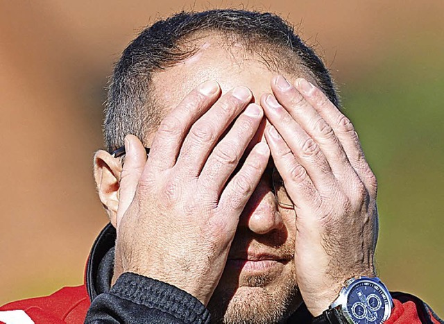 Wegschauen? Von wegen. Jeder guckt hin, wenn Zeljko Cosic auf Torjagd geht.   | Foto: seeger