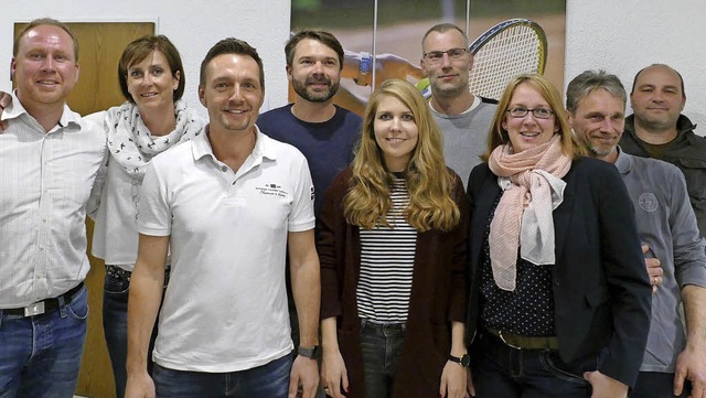 Der Vorstand des Tennisclubs  grn-wei...und Holger Pfisterer     (Beisitzer).   | Foto: Saskia Rohleder