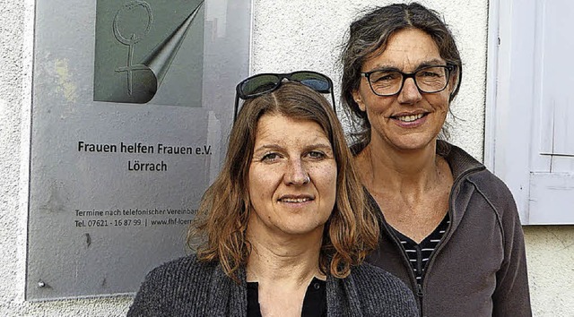 Carolin Throm (links) und Antje Lauber...um hauptamtlichen Team im Frauenhaus.   | Foto: Sabine Ehrentreich