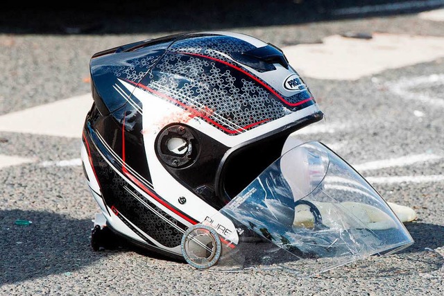Moped- und Motorradfahrer und ihre Beifahrer leben gefhrlich.  | Foto: dpa
