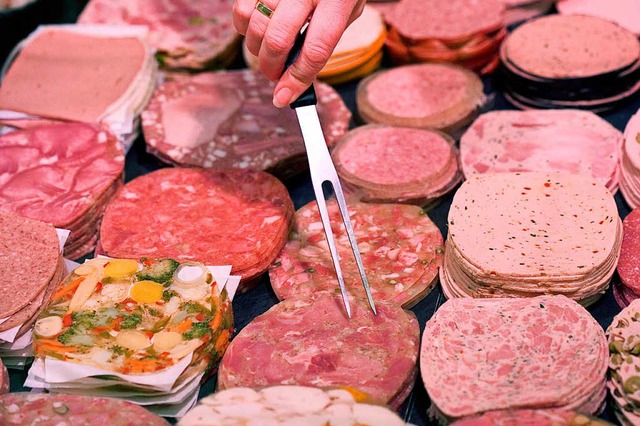 Auf jede Menge Wurst und Fleisch hatten es die Diebe abgesehen.  | Foto: Friso Gentsch