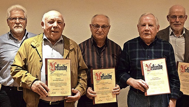 Alfred Schchlin, Fritz Schoner, Werne...in fr 50 Jahre Mitgliedschaft geehrt.  | Foto: Marie Wintergerst
