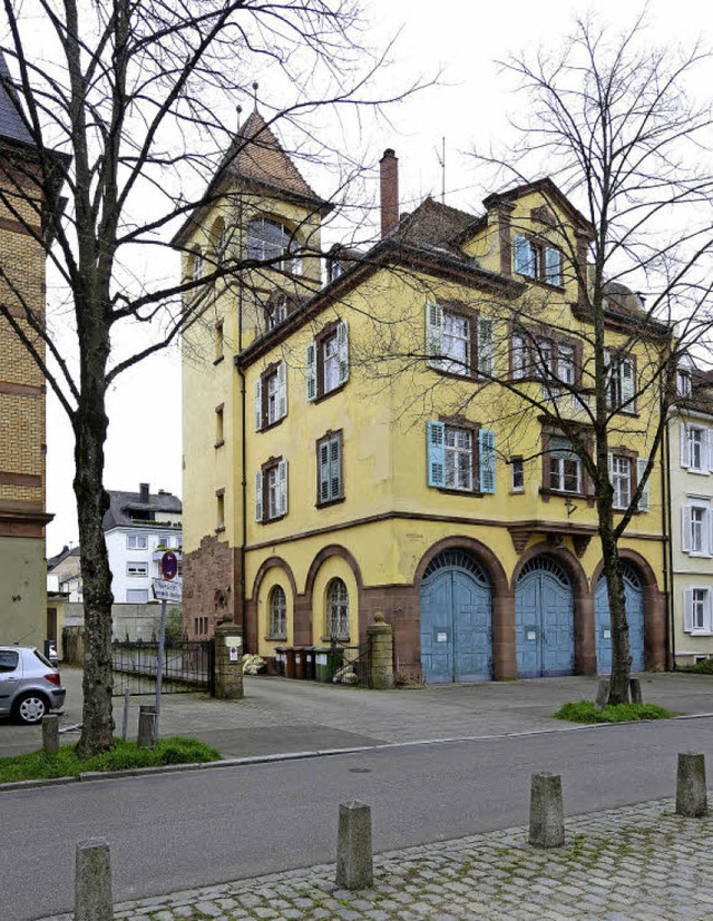 Das ehemalige Feuerwehrgertehaus an d...s eine Hinterhofbebauung geplant ist.   | Foto: Ingo Schneider