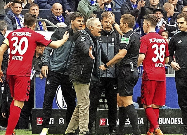 SC Freiburg-Trainer Christian Streich ...er, der ihn  auf die Tribne schickt.   | Foto: Joachim Hahne/Patrick Seeger