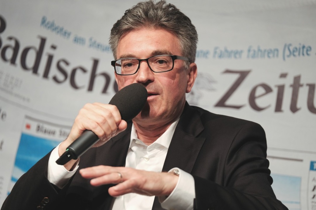 Amtsmüde sei er nicht, sagte Freiburgs...m BZ-Kandidatentalk in der Wodanhalle.  | Foto: Miroslav Dakov