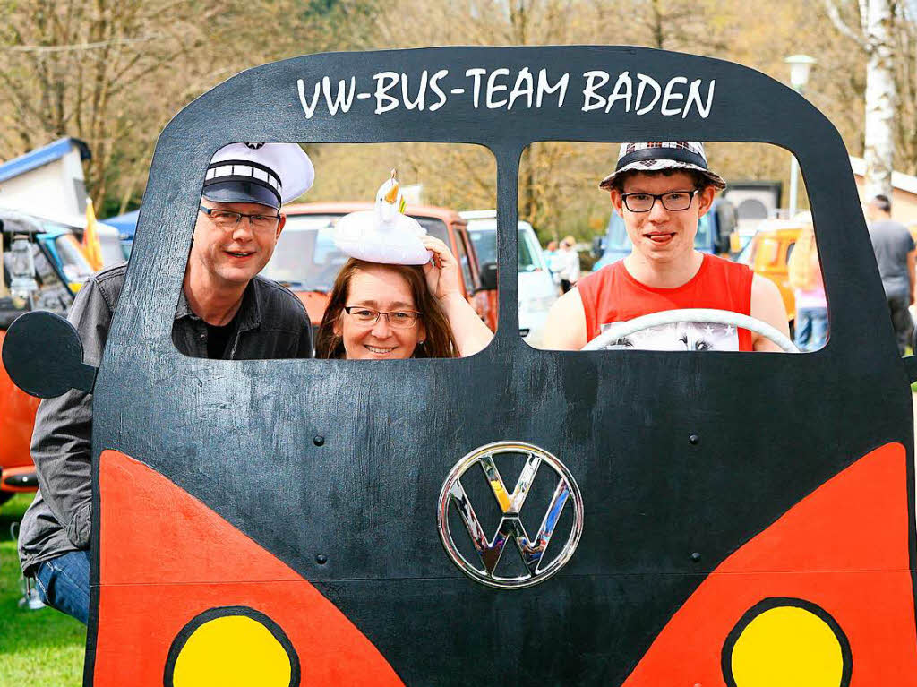 Mit einer Fotobox konnten Besucher des VW-Bus-Treffens in Kirchzarten von sich ein Erinnerungsfoto machen.