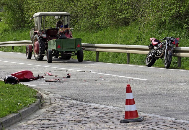 Leichtkraftrad gegen Traktor: Der jung...schrauber in ein Krankenhaus geflogen.  | Foto: Mario Schneberg
