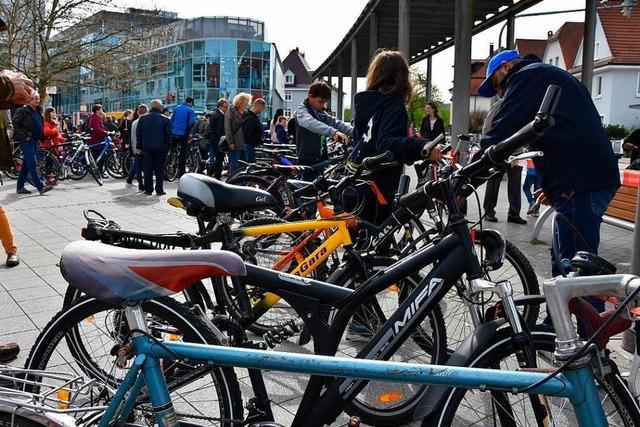 Velobrse in Rheinfelden: Radfahrer greifen bei Gebrauchtem zu