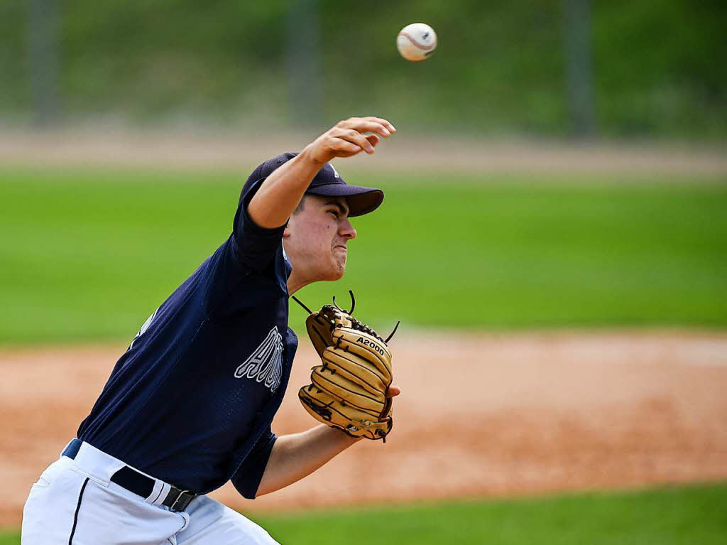 Die Zweitliga-Baseballer der Neuenburg Atomics sind wieder in die Saison gestartet.