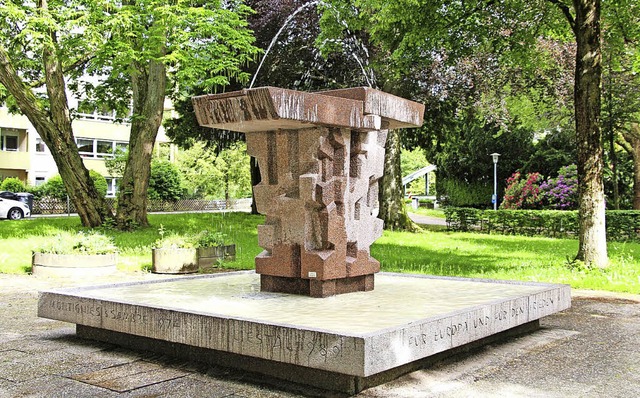 Der Europabrunnen wurde vom Waldkircher Bildhauer  Hubert Bernhard geschaffen.   | Foto: Stadt Waldkirch