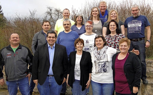 Das Ensemble der Sthlinger Heimatbhn...run Schirmer (Regie) und Gaby Bhler.   | Foto: Heimatbhne