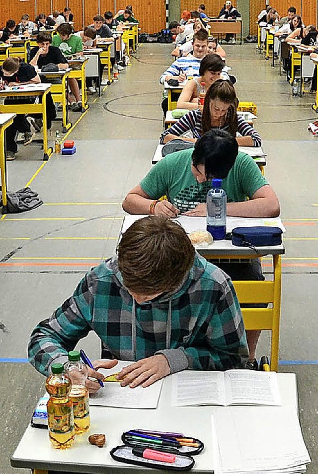 Das Abi hat begonnen.   | Foto: dpa