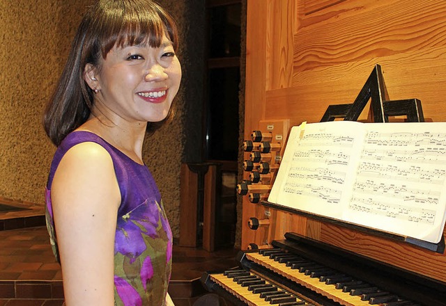 Mari Ohki &#8211; eine zarte Persnlic...er Orgel ein monumentales Instrument.   | Foto: Ingrid Ploss