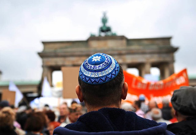 In Berlin kommt es immer wieder zu antisemitischen Vorfllen (Symbolbild).  | Foto: dpa