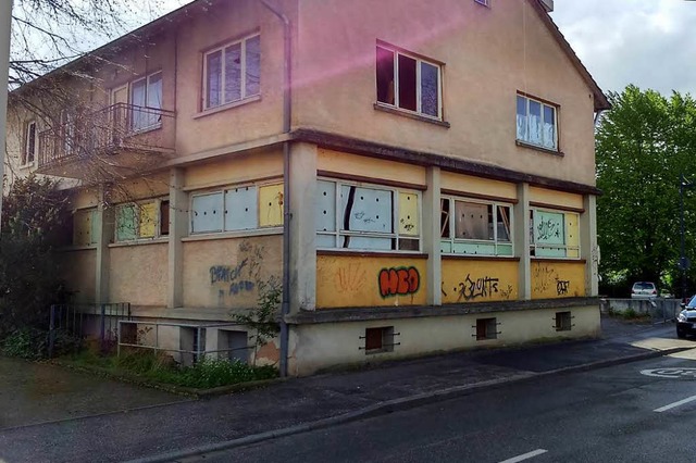 Das Gebude in der Max-Planck-Strae s...leer, eine Nutzung ist nicht in Sicht.  | Foto: Stadt