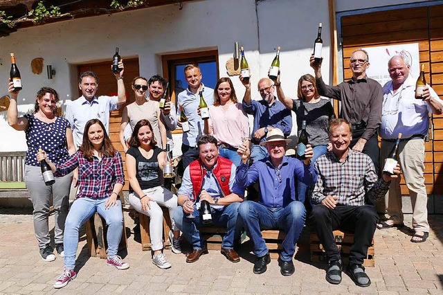 Die Vertreter von 16 Weingtern und Wi...nsame Veranstaltung Ihringer Weinkost.  | Foto: Gerold Zink