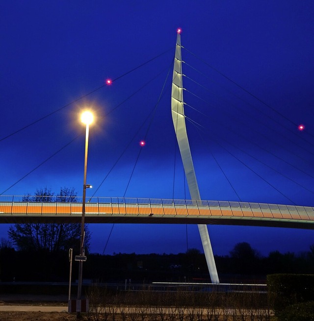 Die Ortenaubrcke  in der  Nacht  | Foto: arch-immo