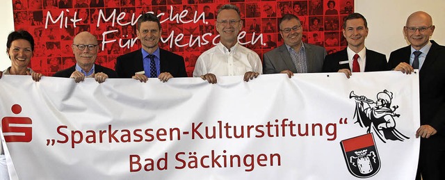 Die Sparkassen-Kulturstiftung frdert ...er Sparkasse Hochrhein, Wolf Morlock.   | Foto: Kanele