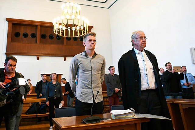 Matthias Ginter, ehemaliger Fuball-Pr...Zeuge im Gerichtssaal des Landgerichts  | Foto: dpa