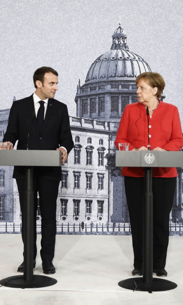 Gemeinsam vor der Presse:  Macron und Merkel   | Foto: DPA