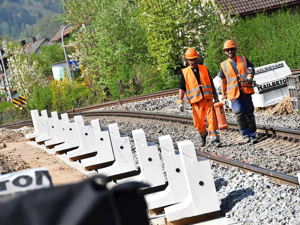 In Kircharten werden ebenfalls die Bahnsteige erneuert. In Kircharten werden ebenfalls die Bahnsteige erneuert.