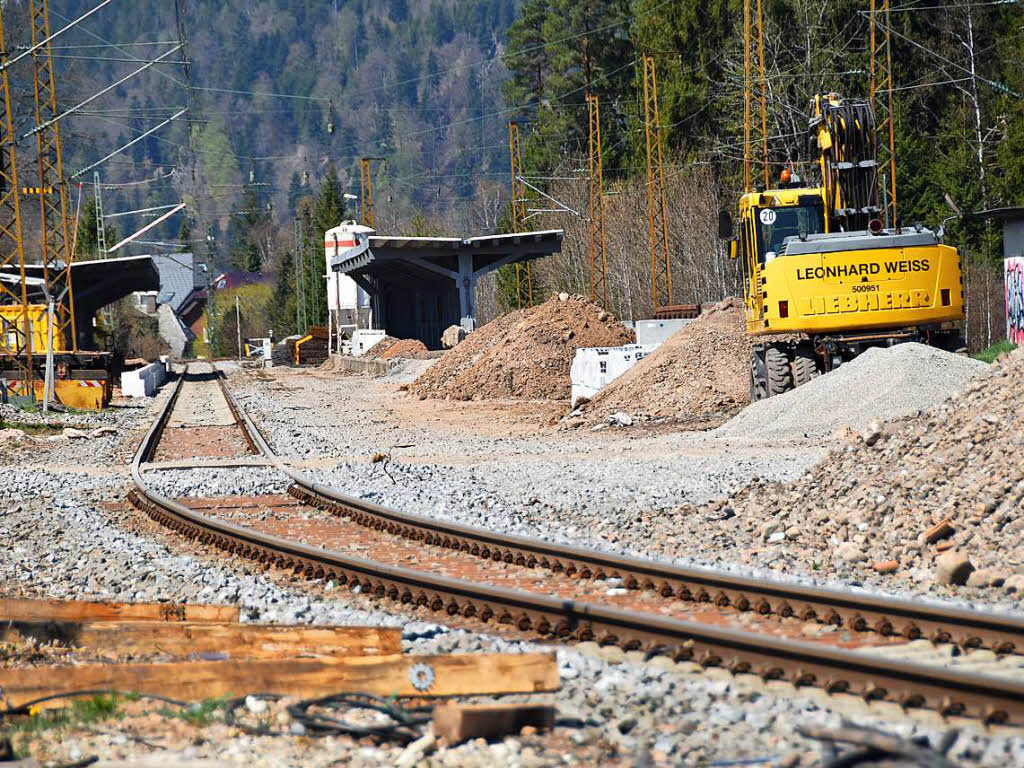 Bei Hinterzarten fahren derzeit keine Züge in den Bahnhof ein. Bei Hinterzarten fahren derzeit keine Züge in den Bahnhof ein.