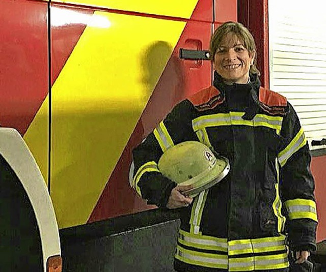 Mit Leidenschaft Feuerwehrfrau: Sabrina Schweiger von der Feuerwache Nord.   | Foto: Stadt OG