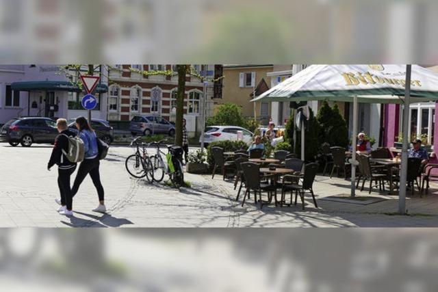 Verkehr rollt ber den Friedrichplatz