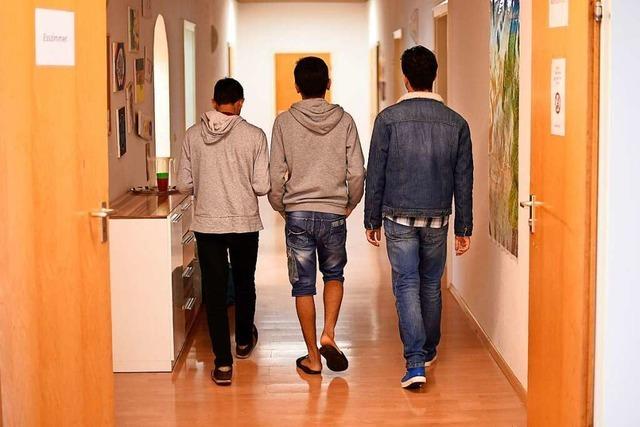 Jung, allein, besonders versorgt: 6766 unbegleitete junge Flchtlinge leben im Land