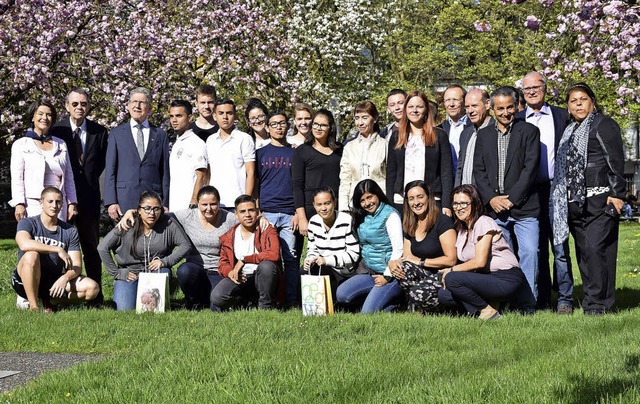 Empfang im Garten des Rathauses: Die c...a-Lahr und Schlern der Gewerbeschule   | Foto: Julia Trauden