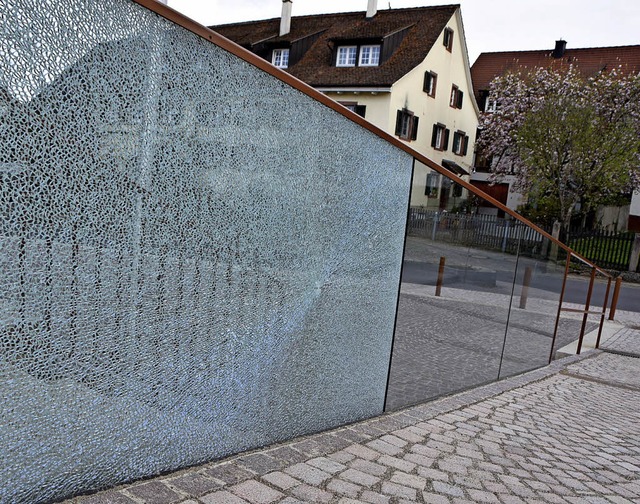 In tausende Teile zersplittert ist ein...dergarten in der Rmminger Ortsmitte.   | Foto: Donner