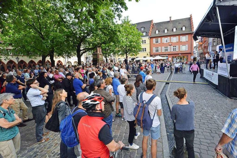 BZ-Hautnah-Veranstaltung zur OB-Wahl auf dem Freiburger Rathausplatz. (Foto: Michael Bamberger) BZ-Hautnah-Veranstaltung zur OB-Wahl auf dem Freiburger Rathausplatz. (Foto: Michael Bamberger)