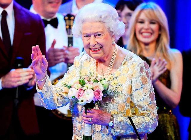 Queen Elizabeth bei ihrer Feier  | Foto: AFP