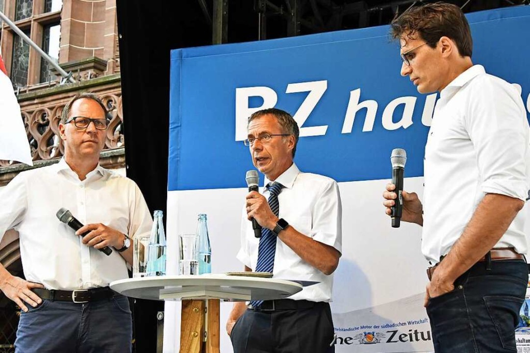 Talk auf der BZ-Bhne: BZ-Chefredakteu...Bildung und BZ-Redakteur Florian Kech.  | Foto: Michael Bamberger