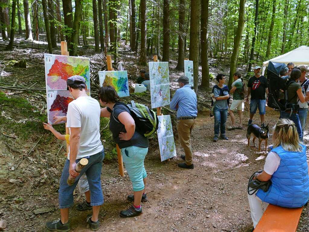 Im Rahmen der Heimattage Baden-Wrttemberg in Waldkirch fand im Wald beim Schtzenhaus Buchholz ein Waldtag mit mehr als 20 Stationen statt.