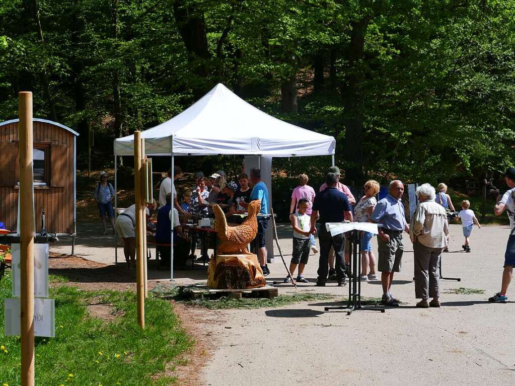 Im Rahmen der Heimattage Baden-Wrttemberg in Waldkirch fand im Wald beim Schtzenhaus Buchholz ein Waldtag mit mehr als 20 Stationen statt.