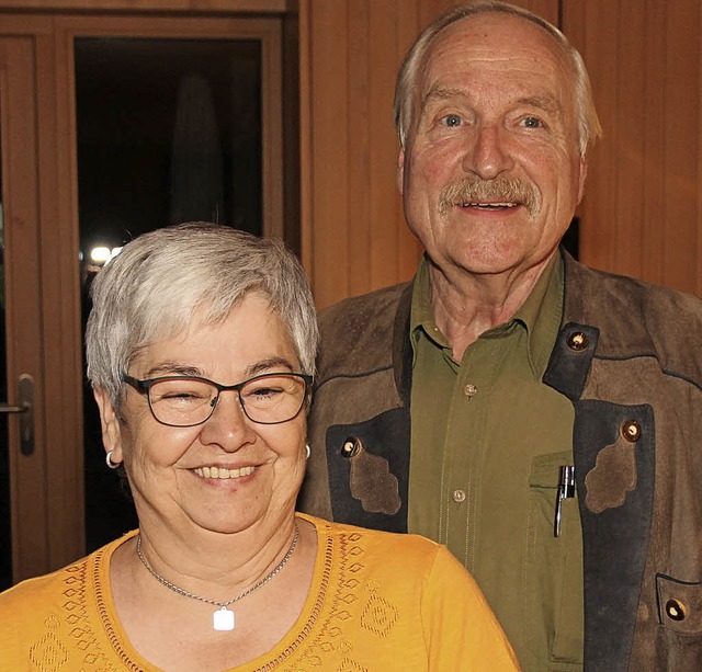 Gudrun Isele (links)  und Manfred Sief...hre beim Schwarzwaldverein Schluchsee.  | Foto: Eva Korinth