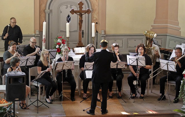 Die Musiker traten in der Martinskirche fr einen guten Zweck auf.   | Foto: Heidi Fssel