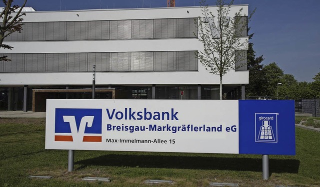 Die Volksbanken Breisgau-Sd und Mllh...age wird ihr knftiger Name aussehen.   | Foto: Volker Mnch