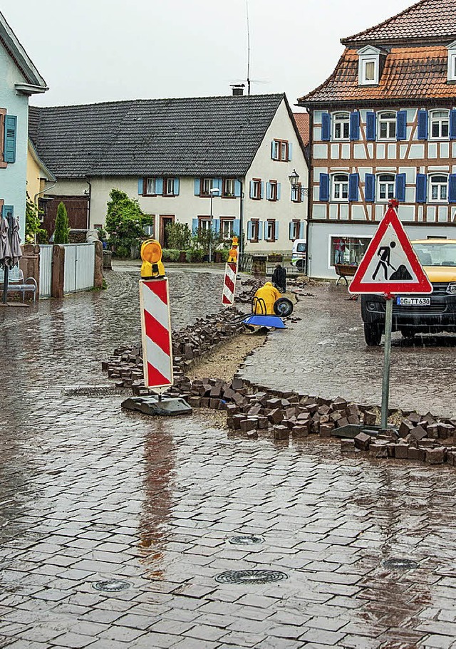 Vor dem Abschluss steht der Breitbanda...n der Austrae, Richtung Gewerbekanal.  | Foto: O. Michel